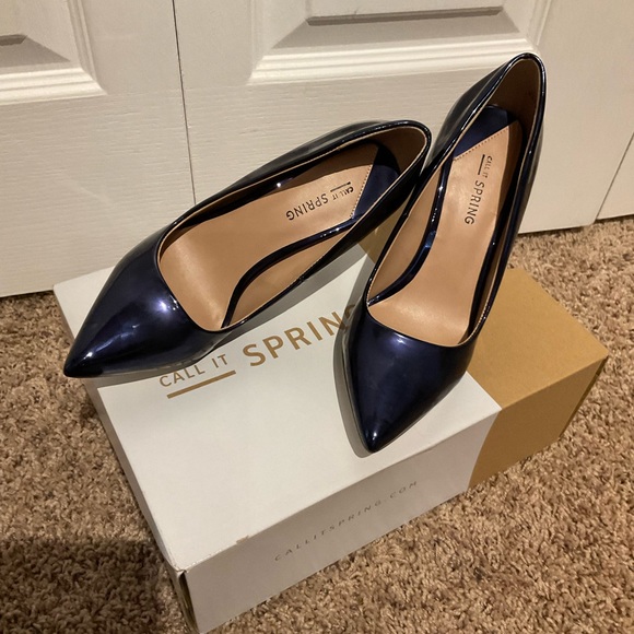 🛍 Spring 👠🛍 - Picture 2 of 3